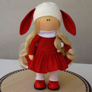عروسک روسی کلاه خرگوشی خرس به دست (کد285)