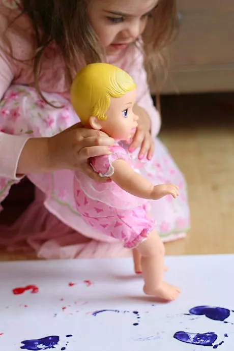 تأثیرات عروسک بازی بر رشد کودک