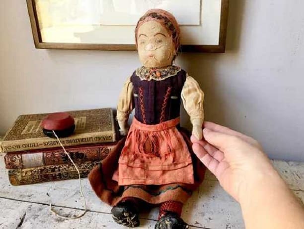 عروسک لهستانی عتیقه مربوط به اوایل دهه 1900 میلادی