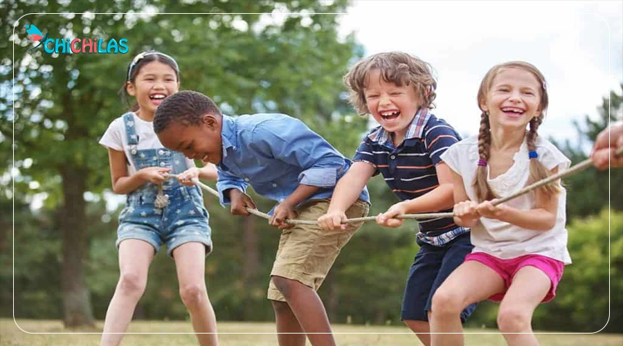 بازی گروهی در خانه بازی کودکان، باعث توسعه مهارت‌های اجتماعی کودک می‌شود